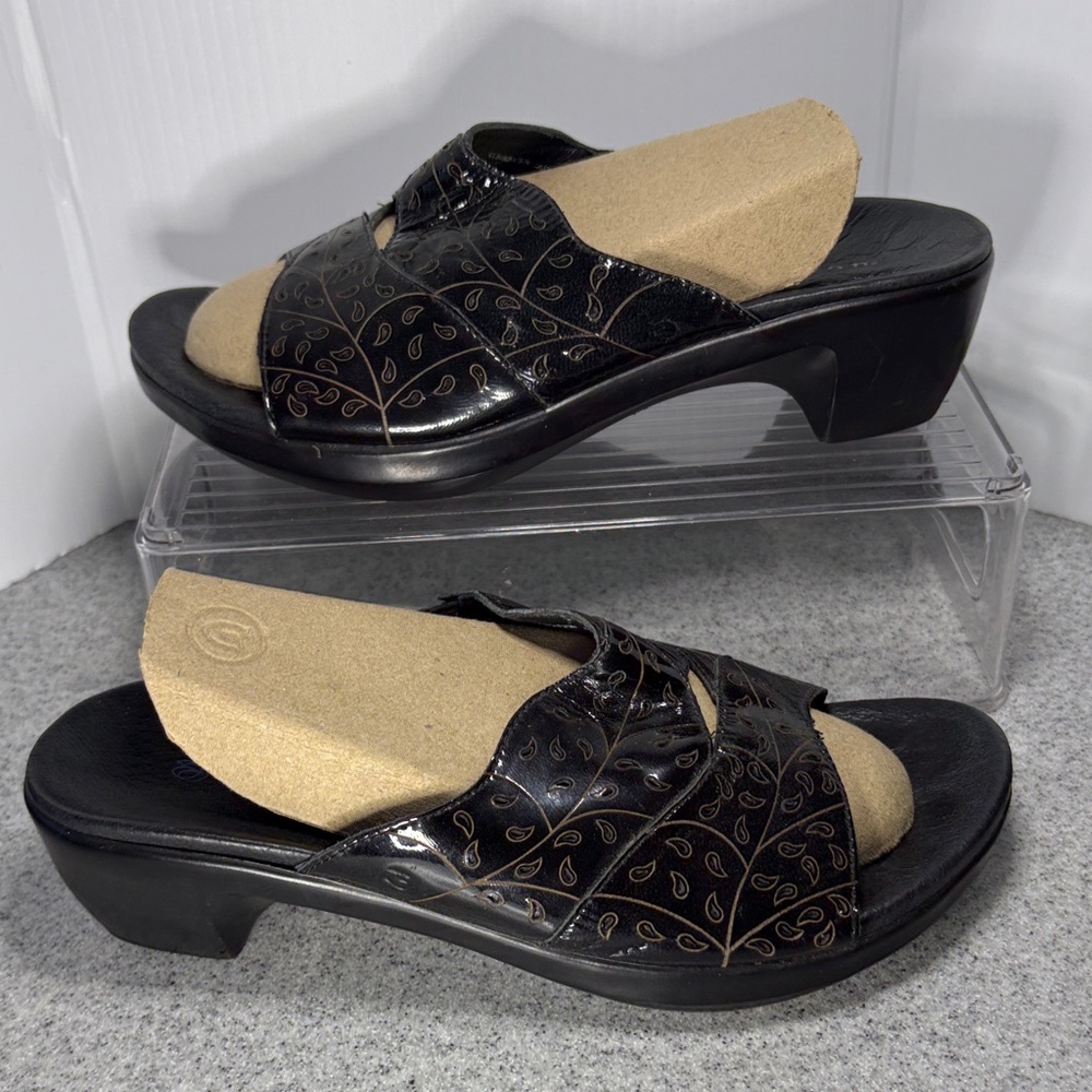 Aravon 7 Elegant Black Leaf-Patterned Women's‎ Mules comfy! Fc2